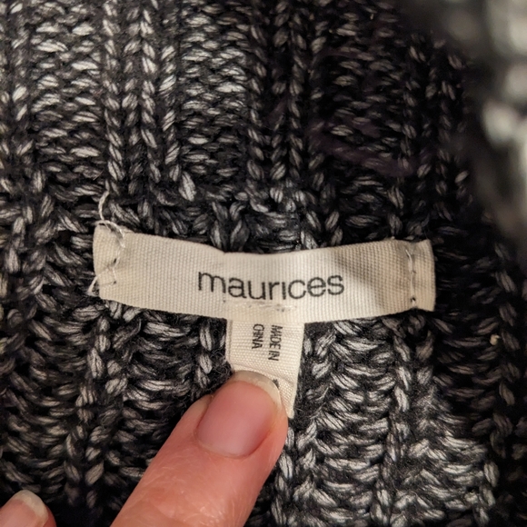 Maurice's oversized knit sweater - Picture 3 of 3